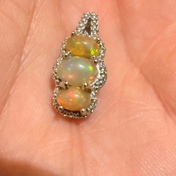 925 Ethiopian fire Opal Triple Stone Drop Pendant Necklace - Picture 4 of 12